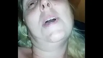 Chamoi1972 trucha profunda, slet, y squirt video porno